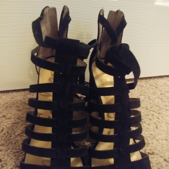 Shoes - Picture 2 of 5